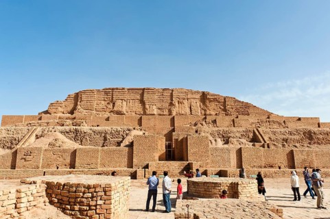 Middle-Elamite royal city with Ziggurat