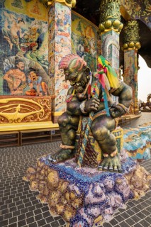 Yaksa statue