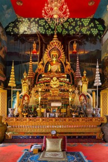 Buddha statue in Wat Phra Chao Tai Yai Ong Tue temple