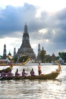 Royal barge procession