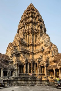 The Central Prasat on the third level