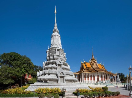 Stupa of King Norodom Suramarit in front of the Silver Pagoda in the Royal Palace District