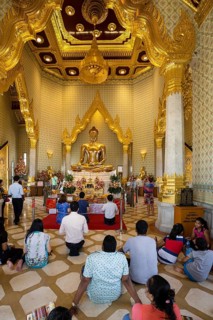 Wat Traimit