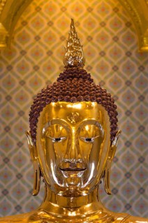 Wat Traimit Temple