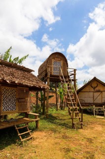 Traditional lodge in Senmonorom