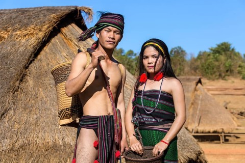 Phnong man and woman in traditional costume