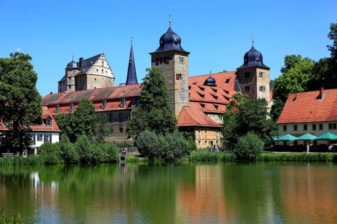 Schloss Thurnau and castle pond