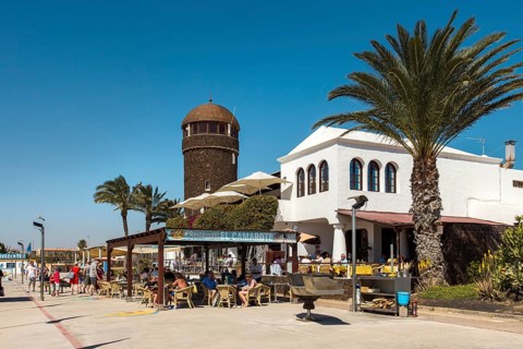 Sidewalk cafe at the port
