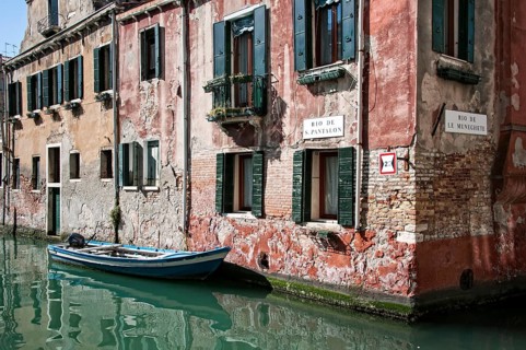 Canal and houses in San Polo district