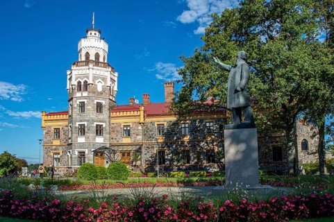 Sigulda Castle with gardens