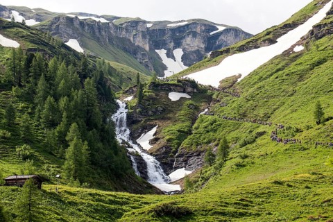 Ascent to the Hochtor pass on the Grossglockner High Alpine Road
