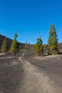Trail to the Samara volcano