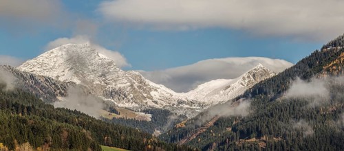 View towards Grossen Pyhrgas Mountain and Scheiblingstein Mountain