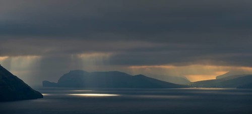 Mood light with low-hanging clouds