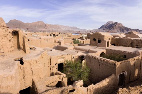 Ruins of the Safavid village of Kharanaq