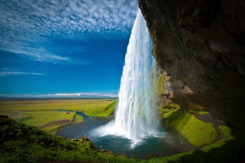 Seljalandsfoss waterfall