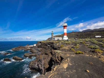 Old and new lighthouse at Faro de Fuencaliente