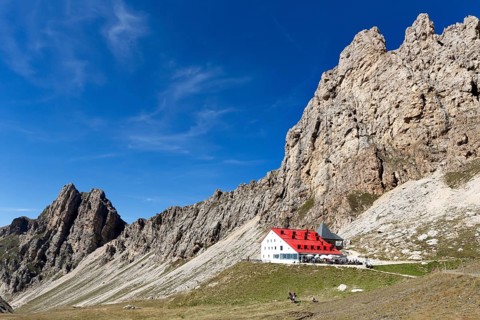 Tierser-Alpl-Hutte mountain hut below the Rosszahne