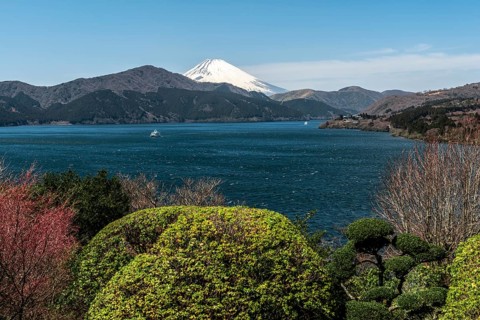 Ashi Lake