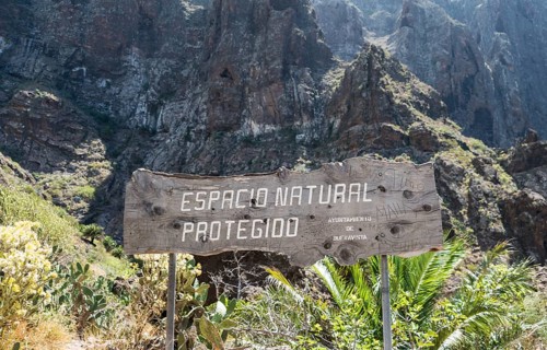 Sign 'Espacio natural protegido' spanish for Nature Conservation Zone