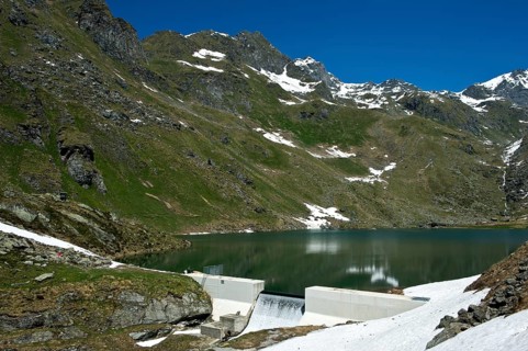 At Lac de Louvie mountain lake