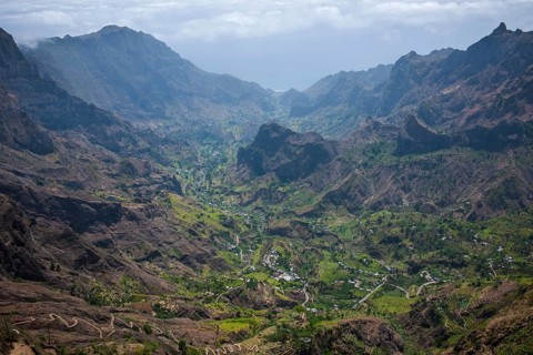 Hiking trails on the steep slopes of the Paul Valley