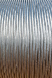 Conductive cable for high voltage transmission lines