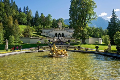 Flora Fountain surrounded by a water basin