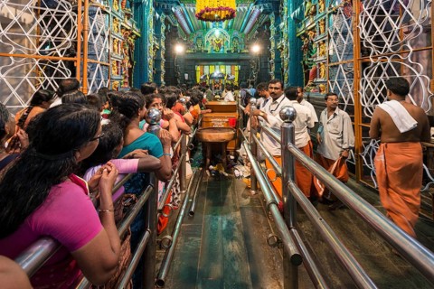 Pilgrims queuing for Puja during the Pongala festival