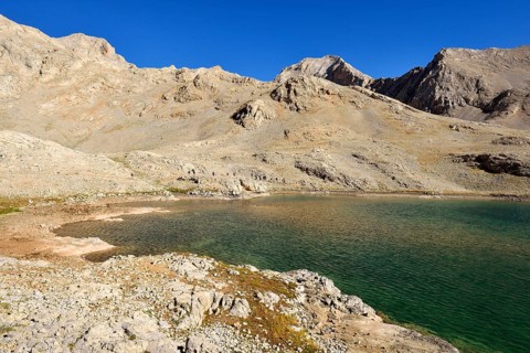 Group of hikers at Hastakoca Lake