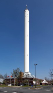 Drop tower for experiments in zero gravity
