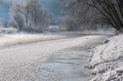 Winter morning on the river Saale