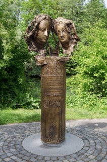 Monument to Love'