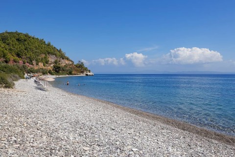 Gravel beach west of Oren