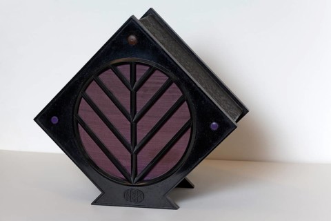 Decorative table-top secondary speaker