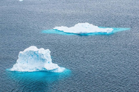 Small floating icebergs