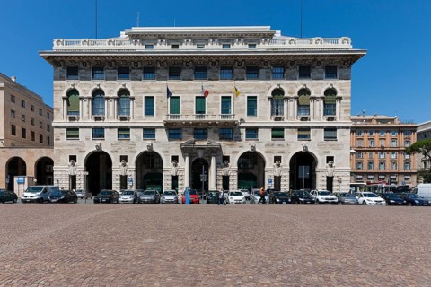 National Bank in Piazza della Vittoria
