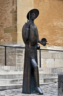 Modern bronze statue of Saint James as a guide for pilgrims