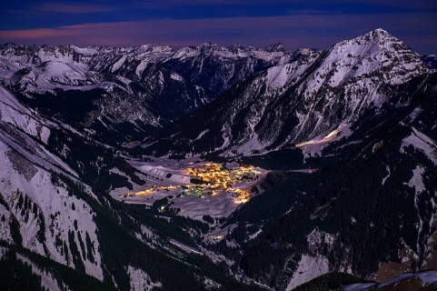 Berwang with the peaks of the Lechtal Alps in the evening