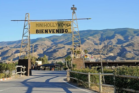 Mini-Hollywood welcome sign