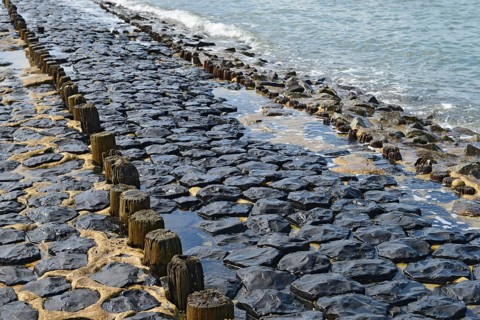 Groynes on the western embankment