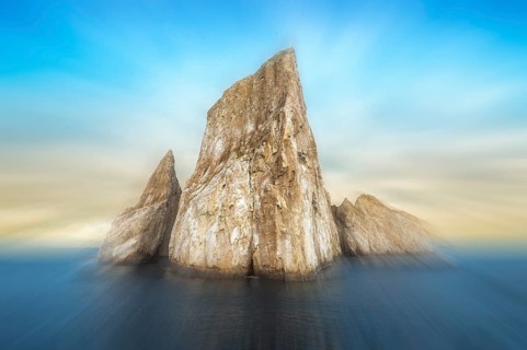 Kicker Rock or Roca Leon Dormido