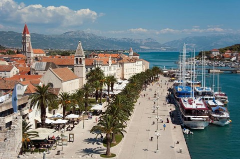 View from Kamerlengo Castle of the harbour with the promenade