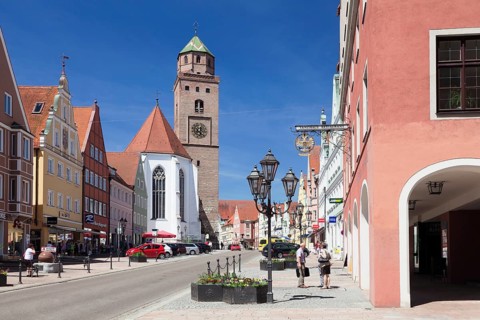 Reichsstadtstrasse street with Liebfrauenmunster or the Munster of our Dear Lady