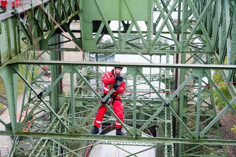 Firefighter practicing rescue from heights on the old Henrichenburg boat lift