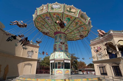 Chairoplane or swing caroussel