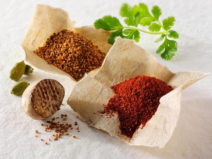 Ground and whole nutmeg
