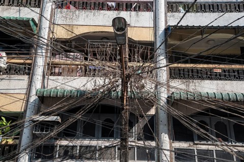 Tangled cables