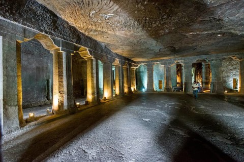 Cave 04
