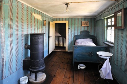 Upper parlour